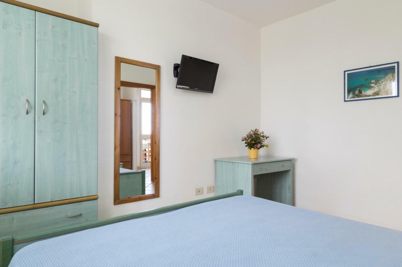 Happy Days Aparthotel Capo Vaticano Buitenkant foto