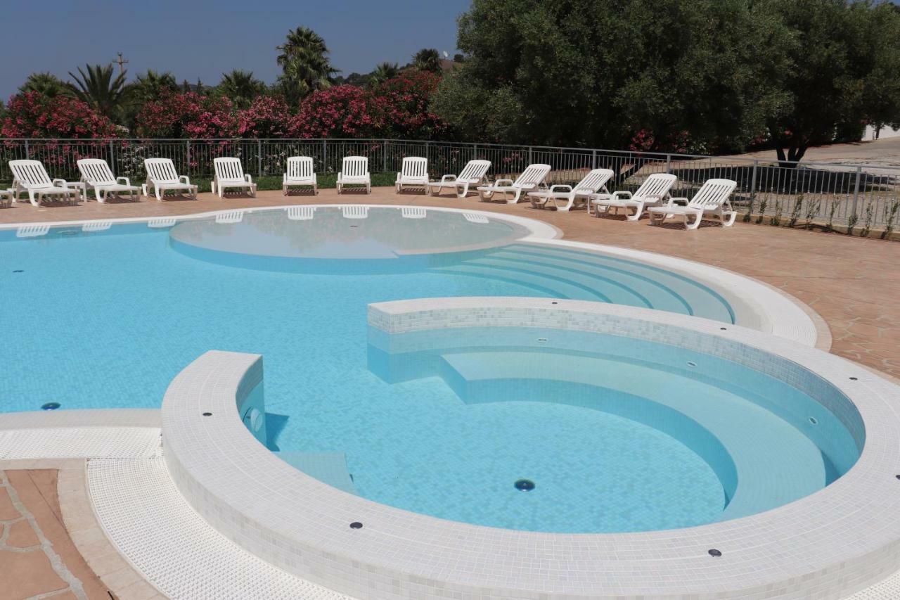 Happy Days Aparthotel Capo Vaticano Buitenkant foto