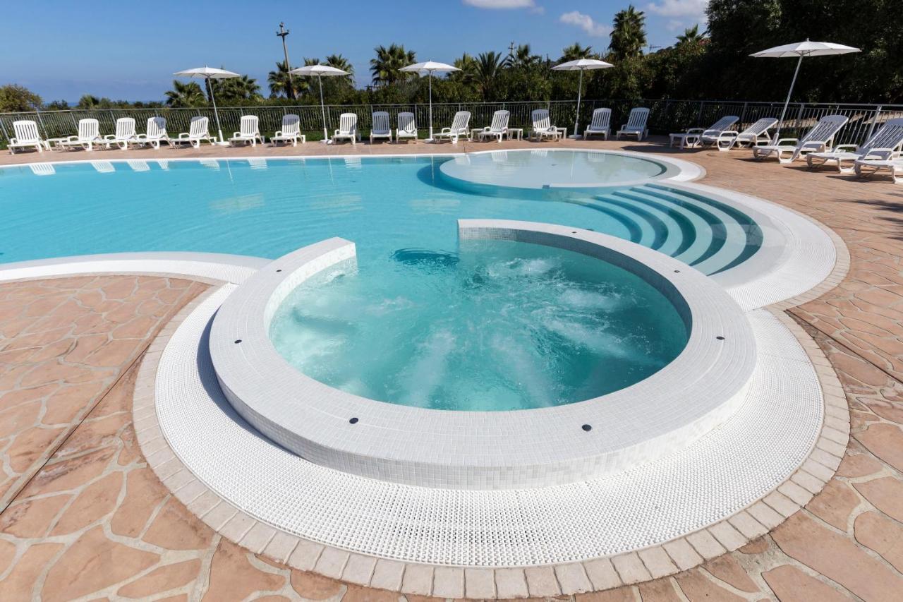 Happy Days Aparthotel Capo Vaticano Buitenkant foto